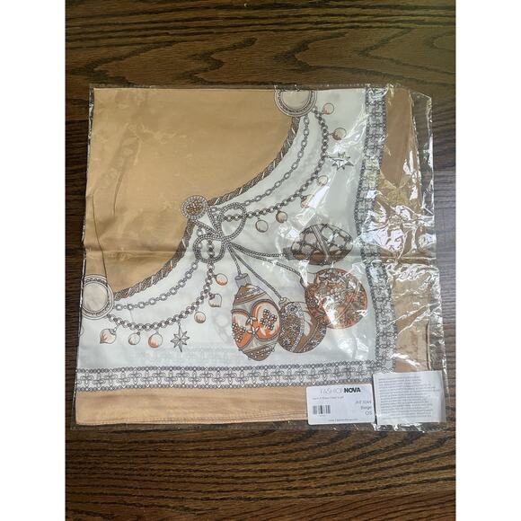 Fashion Nova Hairs A Mess head scarf beige gold and white original package NWT - Picture 4 of 6